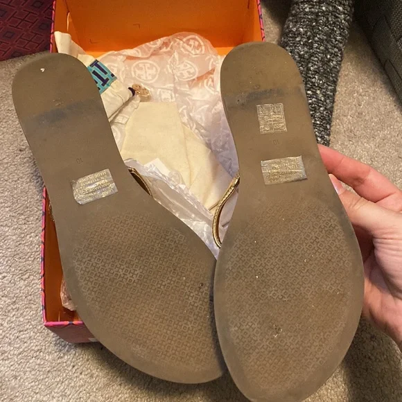 🌟Tory Burch GOLD sandals - Picture 2 of 2